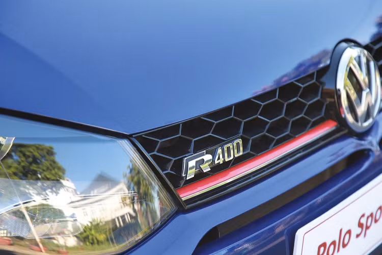 Tại thị trường Việt Nam giá xe Volkswagen Polo Sport Edition 2022 bán ra chính hãng từ 699 triệu đồng. Xe sẽ cạnh tranh với các đối thủ trong phân khúc hatchback hạng B như Honda Jazz, Toyota Yaris...