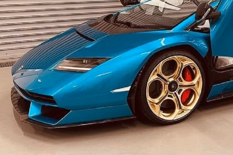 Hiện chưa rõ có bao nhiêu khách hàng Nhật Bản được điền tên trong danh sách 112 chủ xe Lamborghini Countach LPI 800-4 2022, chỉ biết rằng, để sở hữu mẫu xe hypercar Lamborghini Countach LPI 800-4 2022 này, các đại gia xứ sở mặt trời mọc phải chi ra ít nhất 125 tỷ đồng.