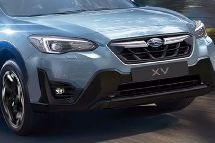 Nhờ đó, xe có hệ thống phanh khẩn cấp tự động, hệ thống kiểm soát hành trình với tính năng Stop and Go, cảnh báo chệch làn đường, cảnh báo khi xe phía trước lăn bánh và ngăn đạp nhầm chân ga. Cuối cùng là camera 360 độ tiêu chuẩn, camera cập lề, 7 túi khí, hệ thống cân bằng điện tử và hỗ trợ đổ đèo.