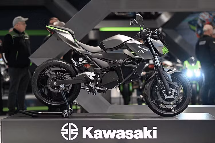 Mo to dien dau tien cua Kawasaki se ra mat vao cuoi nam nay