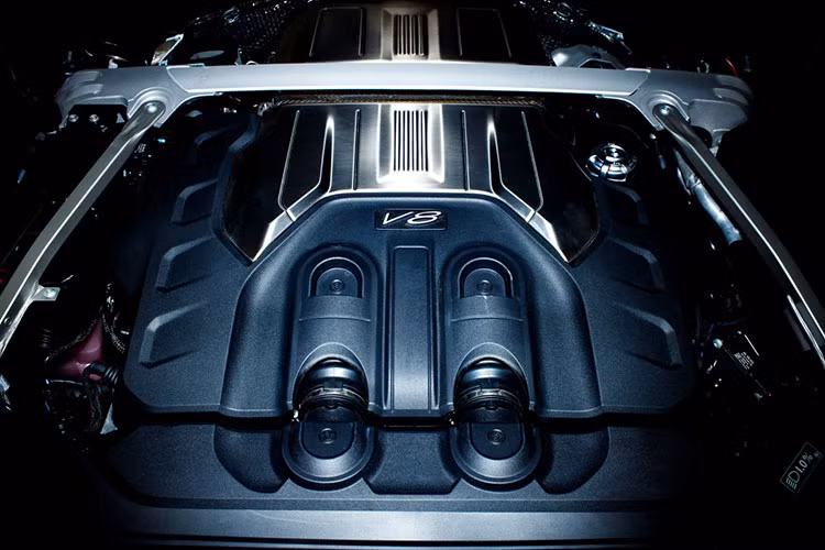 Không quá ngạc nhiên khi Bentley giới thiệu Flying Spur 2022 chính là mẫu sedan thể thao sang trọng nhất thế giới. Được biết, đây là kết quả của quá trình nghiên cứu và khảo sát toàn cầu suốt 10 năm qua về thói quen sử dụng của chủ xe sang tại Mỹ, Trung Quốc và nhiều nơi trên thế giới, từ đó “thiết kế” những trải nghiệm lái đạt tới trình độ hoàn mỹ đỉnh cao.