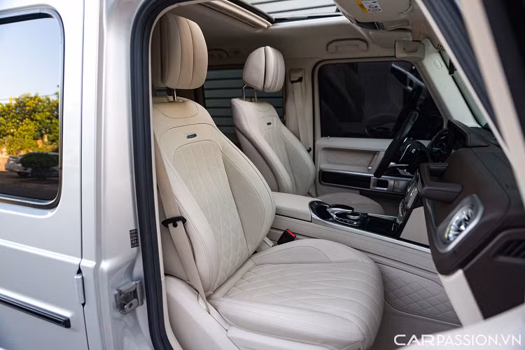 Mercedes-AMG G63 thế hệ mới sử dụng động cơ V8 tăng áp kép, dung tích 4.0 lít, sản sinh công suất cực đại 577 mã lực và mô-men xoắn cực đại 850 Nm.