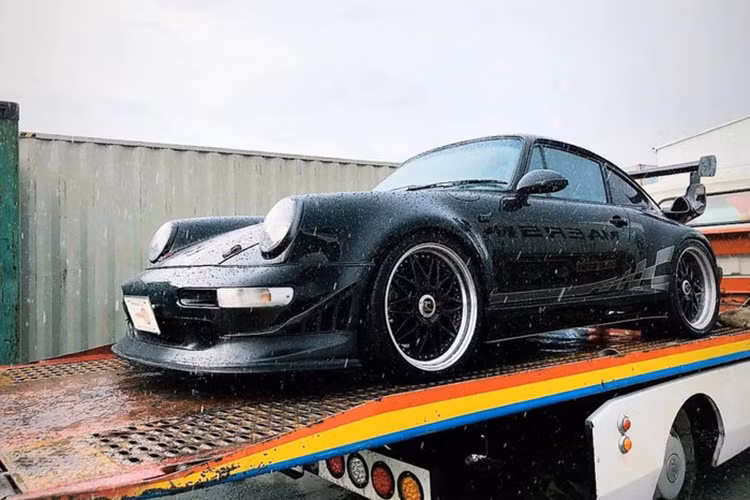 Tuy nhiên, chiếc Porsche 930 Turbo đời 1987 độ RUF còn được nâng cấp động cơ nên được cho có công suất lên đến tận 500 mã lực. Dòng xe thể thao Porsche 930 Turbo nhập khẩu từ Mỹ mất thời gian 4,6 giây để tăng tốc từ vị trí xuất phát lên 100 km/h. Tốc độ tối đa ghi nhận được của mẫu xe này là 250 km/h.