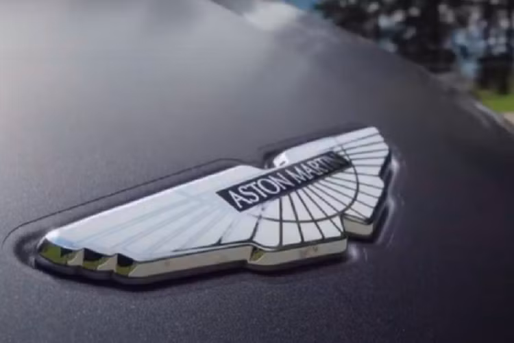 Aston Martin DBS 59, phiên bản siêu đặc biệt nhằm vinh danh chiếc xe đua huyền thoại DBR1 vô địch giải đua 24 Hours of Le Mans 1959 đã chính thức lên dây chuyền lắp ráp với chỉ 24 chiếc được sản xuất trên thế giới hay Aston Martin DBS Superleggera 007 Edition chỉ có 100 xe trên toàn thế giới
