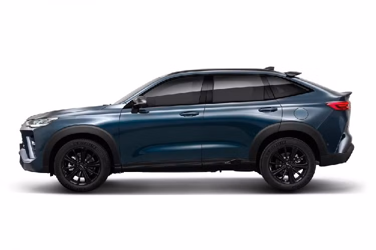 Ngoài 2 phiên bản mang tên Ultra và Vanta, thương hiệu Haval mới đây còn bổ sung phiên bản GT cho dòng xe Haval H6 tại thị trường Úc. So với 2 phiên bản còn lại, Haval H6 GT 2022 có thiết kế thể thao và phong cách hơn. Nguyên nhân là do mẫu xe này được áp dụng phong cách thiết kế SUV lai Coupe.