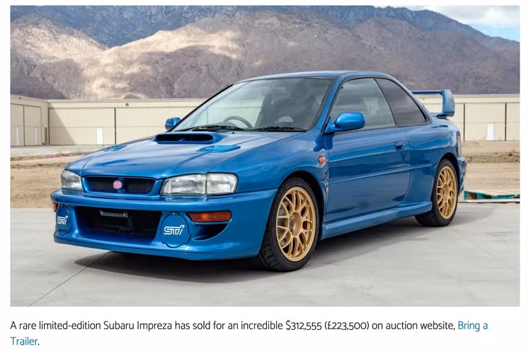 Subaru Impreza P25 sử dụng vật liệu tổng hợp cho phần mui xe, ngưỡng cửa, chắn bùn trước và sau, gương chiếu hậu, cánh lướt gió và cản va để giúp giảm trọng lượng xe xuống chỉ còn 1,2 tấn (2.645 lbs ), nhẹ hơn Impreza 22B nguyên bản có trọng lượng 1,245 tấn (2.745 lbs). Để “ép cân” cho Subaru Impreza P25, Prodrive còn cung cấp tùy chọn ghế đua carbon nhẹ.