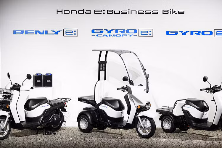 Đăng kí bảo hộ kiểu dáng công nghiệp của Honda Gyro Canopy:e tại Việt Nam chứ không phải là phiên bản Gyro thường, không có mui cứng. Tại Nhật Bản và các thị trường khác, Gyro:e còn có thêm nhiều phiên bản khác nhau về trang thiết bị, trong đó có cả phiên bản không kính chắn gió.