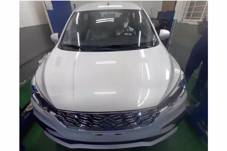 Theo thông tin đăng trên Cục Đăng kiểm Việt Nam, lượng xăng tiêu thụ của bản số sàn là 5,95 lít/100 km trong đô thị, 5,05 lít/100 km ngoài đô thị và 5,38 lít/100 km kết hợp. Những con số tương ứng của phiên bản số tự động là 6,42 lít/100 km trong đô thị, 5,27 lít/100 km ngoài đô thị và 5,69 lít/100 km kết hợp.