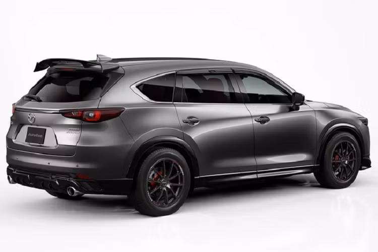 Tại Việt Nam, Mazda CX-8 cũng là một mẫu xe được nhiều gia đình lựa chọn nhờ kích thước rộng rãi và ngoại hình hiện đại, xe đang có giá bán từ 1,079 tỷ đồng.