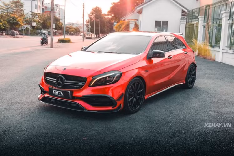 Trải qua nhiều năm đồng hành cùng nhau, mới đây, chủ nhân của chiếc Mercedes-Benz A45 AMG đời 2016 trong bài đã quyết định nâng cấp chiếc hatchback thể thao.