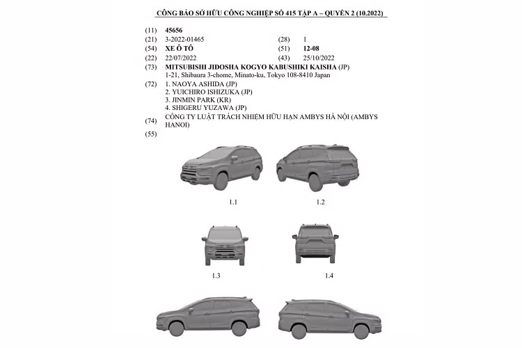 Chính giữa đầu xe là lưới tản nhiệt mới với kích thước lớn hơn trước và được sơn màu đen và bao quanh bằng nẹp mạ crôm hình chữ "X" đặc trưng. Bên dưới còn có cản trước mới với hốc gió trung tâm rộng hơn, đèn sương mù hình vuông thay vì hình tròn như cũ và vị trí lắp biển số trước hạ thấp hơn.