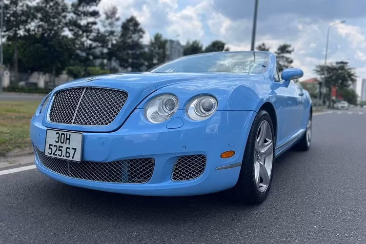 “Hoa hau gia” Bentley Continental GTC hon 15 tuoi, ban 3 ty o Ha Noi