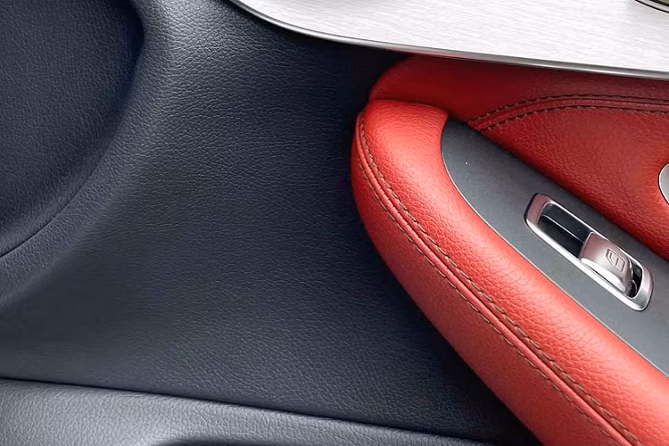 Với mức giá xe Mercedes-AMG C43 Coupe 2018 đã qua sử dụng được chào bán 3,6 tỷ đồng, nó không phải là mẫu xe dành cho số đông.