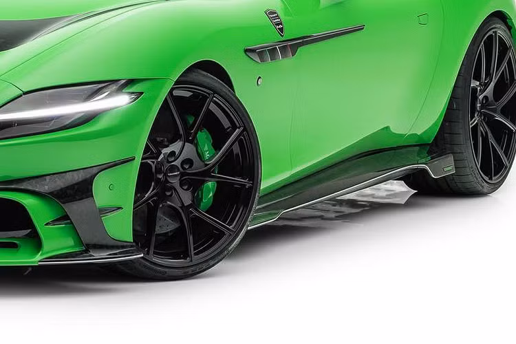 Nguyên bản, Ferrari Roma được trang bị động cơ V8 tăng áp 3.9 lít có trang bị cảm biến tốc độ đo tốc độ vòng quay của tuabin và cho phép tốc độ vòng quay tối đa mỗi phút tăng lên tới 5000 vòng. Chiếc xe được trang bị bộ lọc khí thải đạt tiêu chuẩn Euro 6D.