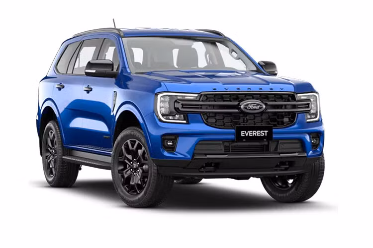Sau khi công bố thông tin của Ranger Raptor thế hệ mới lên website thì mới đây hãng xe Mỹ tiếp tục hé lộ thông tin của mẫu SUV “hàng hot” Everest 2022. Theo đó, Ford Everest 2023 tại Việt Nam sẽ có hai phiên bản là Titanium+ (cao cấp) và Sport (tiêu chuẩn).