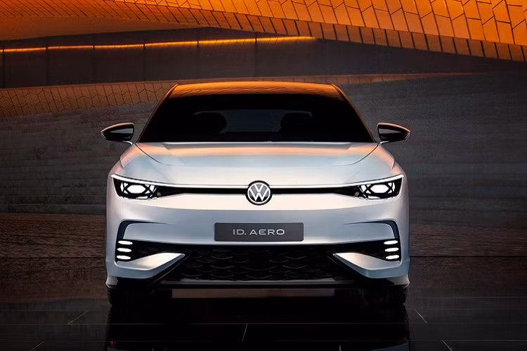 Mang kiểu dáng fastback 4 cửa, Volkswagen ID. Aero chạy điện được miêu tả như mẫu sedan cỡ trung cao cấp dành cho các gia đình thuộc tầng lớp thượng lưu tại Trung Quốc. Ngôn ngữ thiết kế hiện tại của thương hiệu con chuyên về ô tô điện ID. trực thuộc hãng Volkswagen đã được chuyển hóa mượt mà trên mẫu sedan mang phong cách coupe với chiều dài cơ sở lớn này.