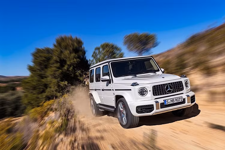 Gần đây, tài liệu nội bộ của Mercedes-Benz đã bị rò rỉ trên mạng và trong đó cho thấy giá của dòng SUV hạng sang G-Class sẽ tăng nhiều từ ngày 22 tháng 3. Nguyên nhân của việc Mercedes-Benz G-Class tăng giá này được cho là do áp lực lạm phát.