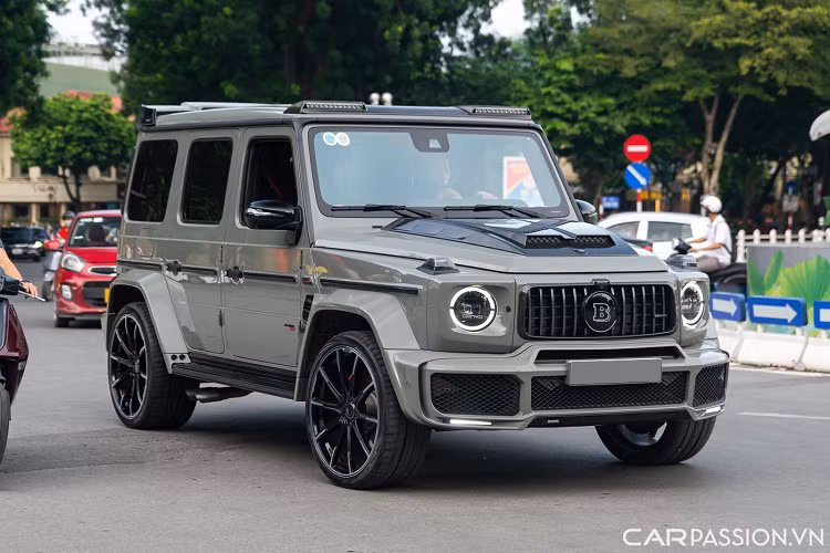 Từ khi ra mắt thế hệ mới, mẫu xe này liên tục được đưa về nước với số lượng chóng mặt thông qua kênh bán hàng chính hãng cũng như tư nhân. Nhiều phiên bản đã được mang về, trong đó có G63 Edition 1, G63 tiêu chuẩn, Stronger Than Time hay Trail Package… và Brabus 800 Widestar đặc biệt.
