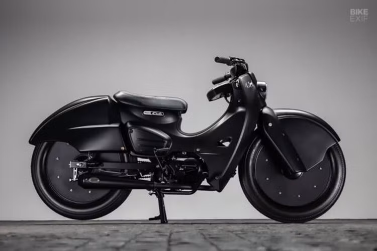 Hiện hãng chưa công bố giá xe Honda Super Cub 1940s này. Dự kiến, K-Speed sẽ sản xuất 100 chiếc Super Cub độ với 50 xe màu đen và 50 xe màu trắng.
