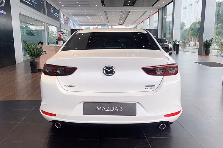 Sức hút của dòng xe crossover cỡ B hay B+ cũng phần nào ảnh hưởng tới lựa chọn của khách hàng. Ngoài Mazda3, hãng xe Nhật cũng đang ưu đãi với một số mẫu xe khác như CX-5 giảm từ 20-40 triệu đồng, CX-3, CX-30 giảm 40-50 triệu đồng... .