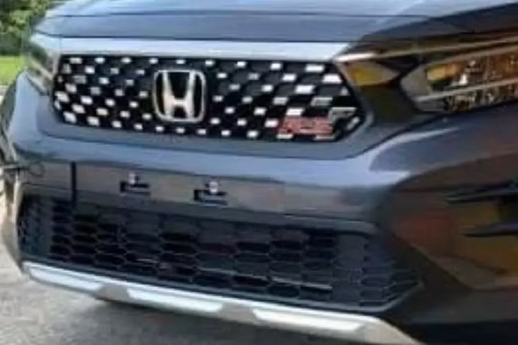 Theo thông tin trên trang web của Sở thuế xe cơ giới Jakarta, mẫu SUV hạng A mới của Honda sẽ có 5 bản trang bị, bao gồm 1.5 E MT, 1.5 E CVT, 1.5 RS MT, 1.5 RS CVT và 1.5 RS CVT Z, với giá dao động từ 163 - 189 triệu Rupiah (khoảng 256 - 297 triệu đồng). Tuy nhiên, giá bán này chưa bao gồm các loại thuế, phí và lợi nhuận của nhà sản xuất.