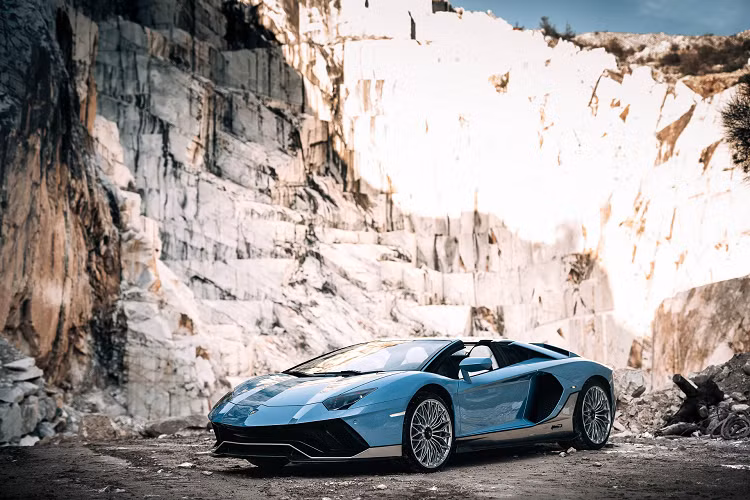 Sau khi đổi chủ và được sơn lại, mẫu xe độc nhất này đã về tay Lamborghini và được trùng tu hoàn toàn vào năm 2008 để trở lại thông số kỹ thuật ban đầu.