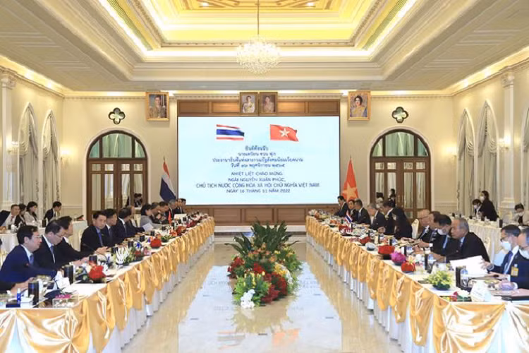 Thủ tướng Thái Lan chủ trì lễ đón Chủ tịch nước Nguyễn Xuân Phúc và phu nhân - Hình 8 Thu tuong Thai Lan chu tri le don Chu tich nuoc Nguyen Xuan Phuc va phu nhan-Hinh-8