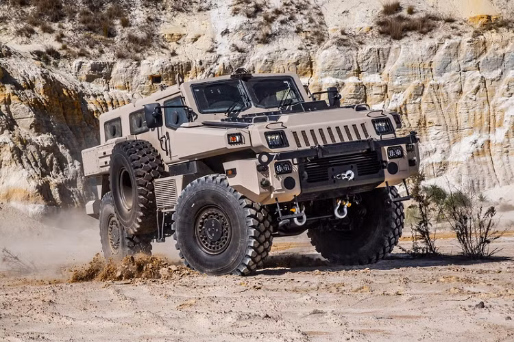 Ở phiên bản mới, Paramount Marauder Mark 2 đời 2022 không có nhiều thay đổi ở thiết kế ngoại thất, nội thất cũng chỉ được cải thiện một chút để người ngồi trong xe cảm thấy thoải mái hơn.