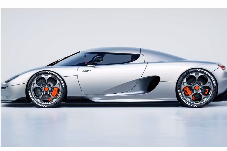 Mẫu siêu xe Koenigsegg CC8S được thừa hưởng hộp số tự động chín cấp của Jesko được chuyển sang CC850. Tuy nhiên, chiếc xe cũng được trang bị cần số thủ công trong hộp số sàn sáu cấp. Hệ thống này còn có thể tuần tự thay đổi các bánh răng như Jesko và còn có một bàn đạp ly hợp để người lái vận hành.