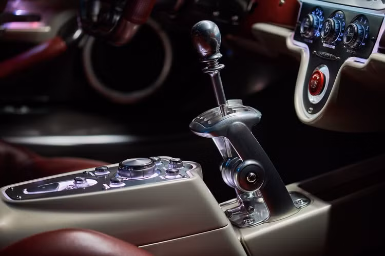 Trong khi Zonda được đặt theo tên của một cơn gió và Pagani Huayra theo tên của một vị thần gió, thì danh hiệu của Utopia có nguồn gốc từ tư tưởng trí tuệ thời Trung cổ.