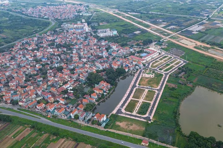 Ha Noi sap dau gia hon 4ha dat de lam nha o thap tang