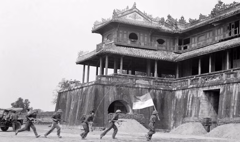 Ngày 26/3/1975, lá cờ cách mạng được kéo lên đỉnh Kỳ Đài-Phu Văn Lâu, đánh dấu mốc lịch sử Huế hoàn toàn được giải phóng, góp phần quan trọng trong cuộc đấu tranh giải phóng hoàn toàn miền Nam, thống nhất đất nước. 