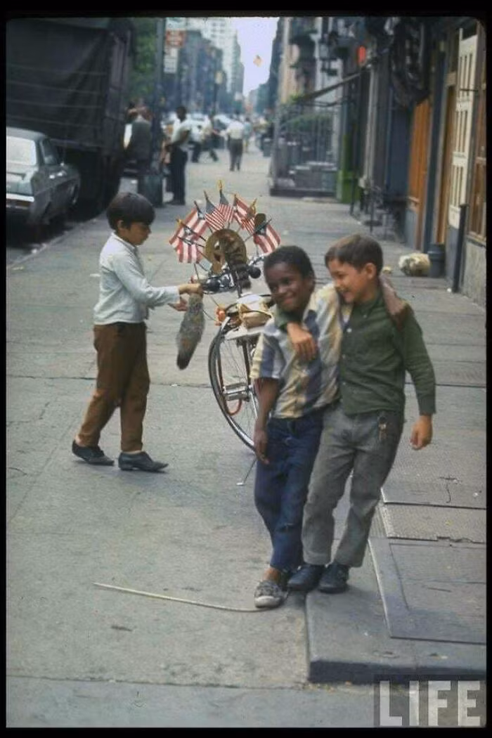 Đường phố New York trong những năm 1960.