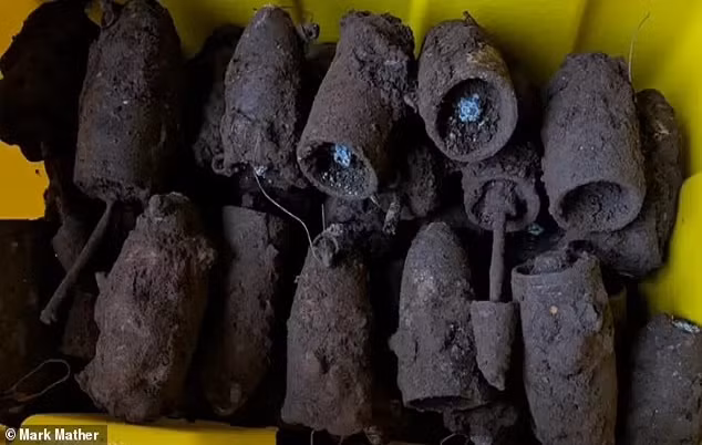 Rung minh phat hien 176 qua bom trong cong vien, con nguyen ngoi no