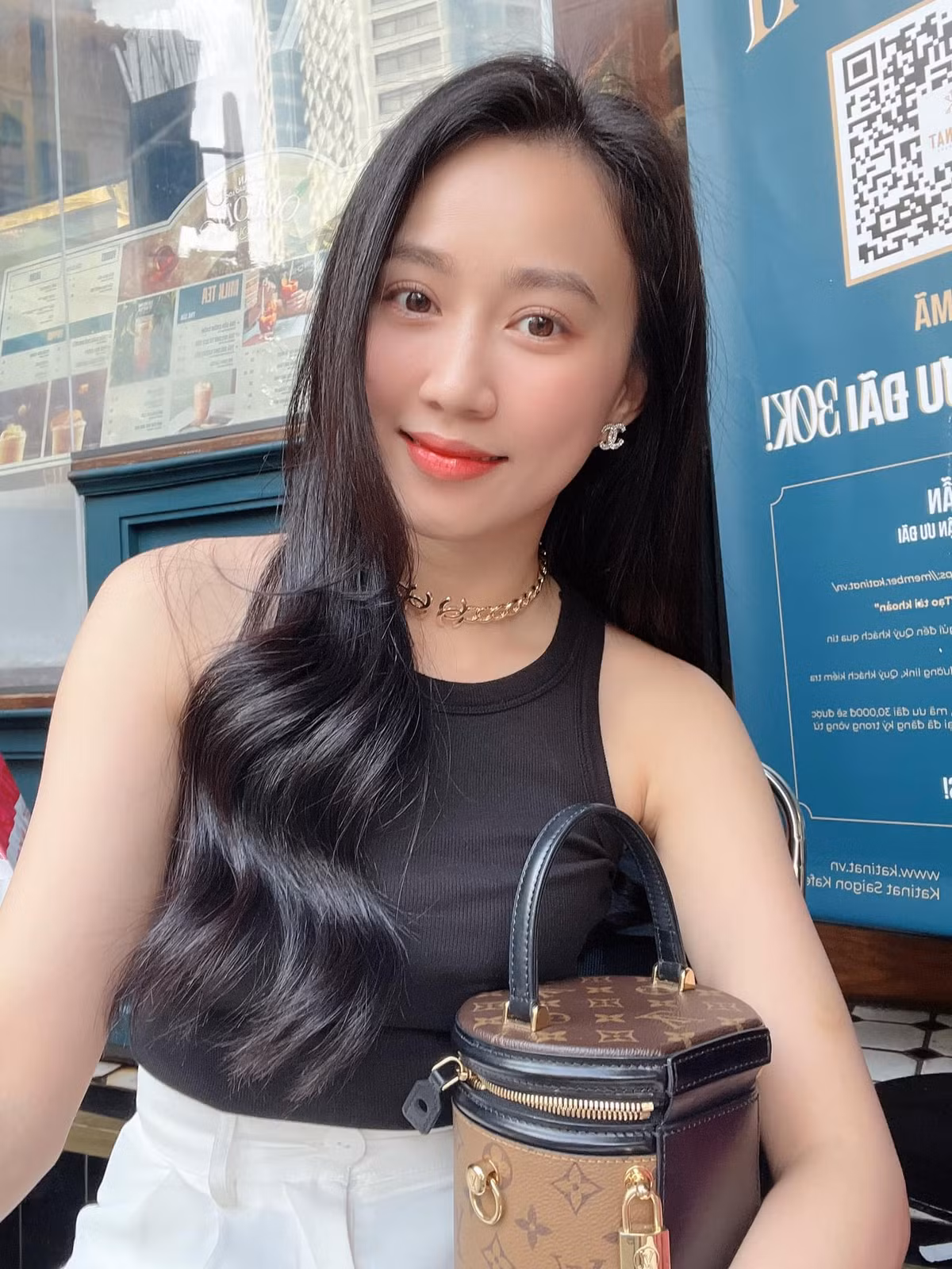 Sau khi chia tay cầu thủ Tiến Linh, Huỳnh Hồng Loan tiết lộ cả hai vẫn duy trì mối quan hệ bạn bè.