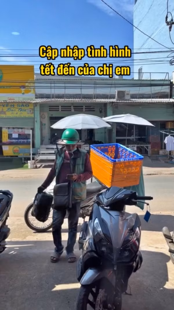 Nhiều đến mức shipper biết mặt, quen nhà, nhớ luôn cả số điện thoại.