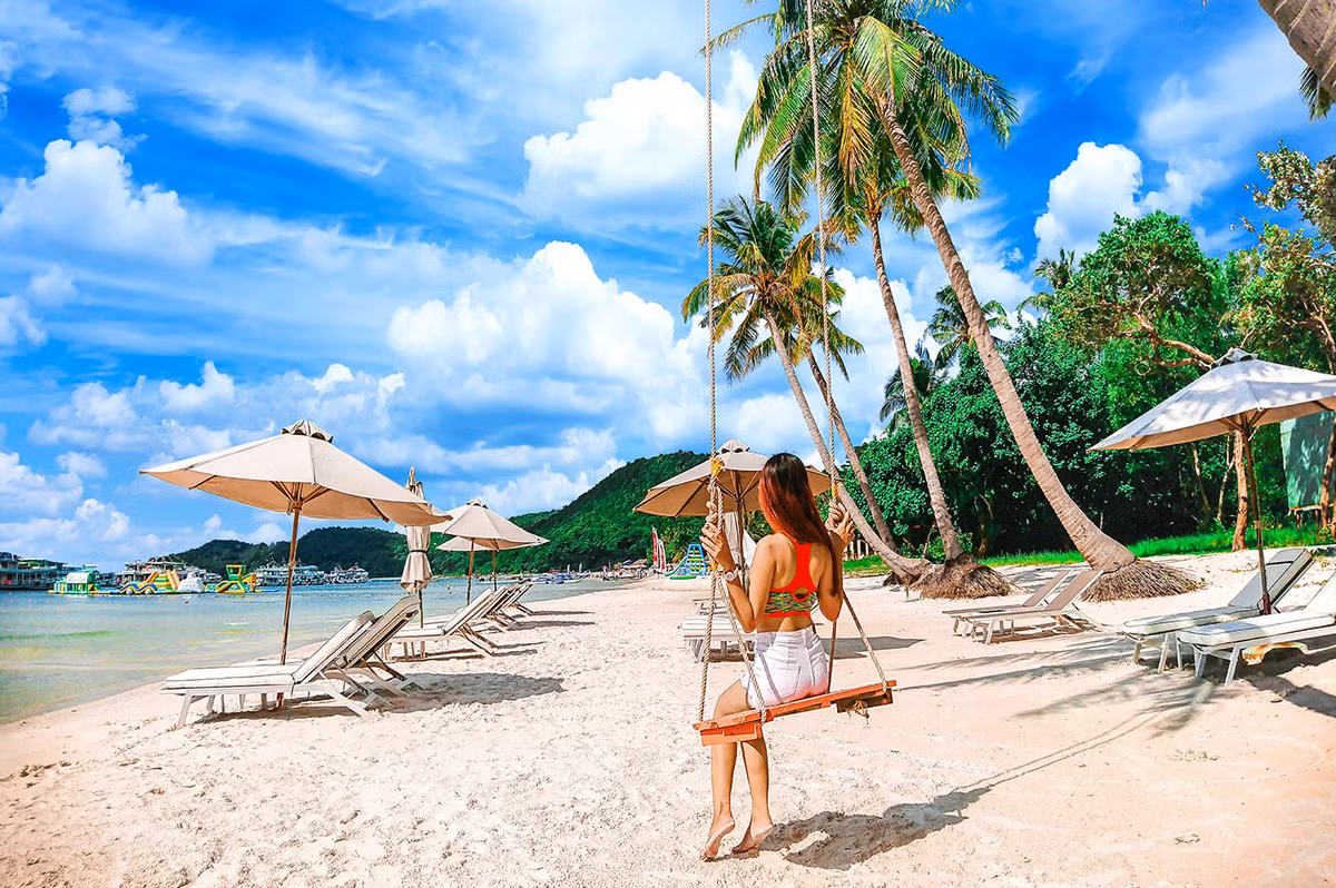 "Với tôi, dịp Tết được nghỉ khá nhiều, không bị vướng bận học tập, công việc, các yếu tố bên ngoài khác, nên đã dành thời gian ấy để tận hưởng cho bản thân. Tuổi trẻ không kéo dài, bây giờ còn độc thân, được tự do nên tôi muốn làm những điều bản thân yêu thích", tài khoản Facebook tên Thu Thảo chia sẻ.