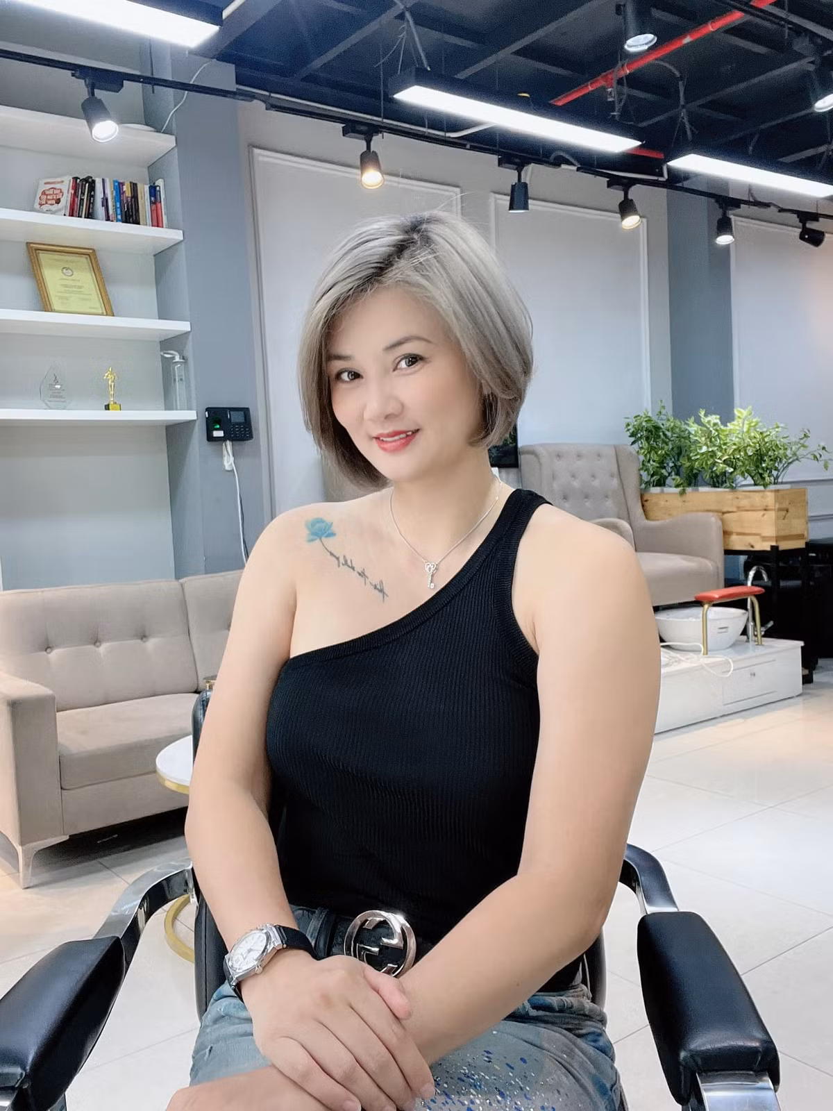 Ngoài thời gian dành cho công việc, Kim Huệ thích đi du lịch và chụp ảnh.