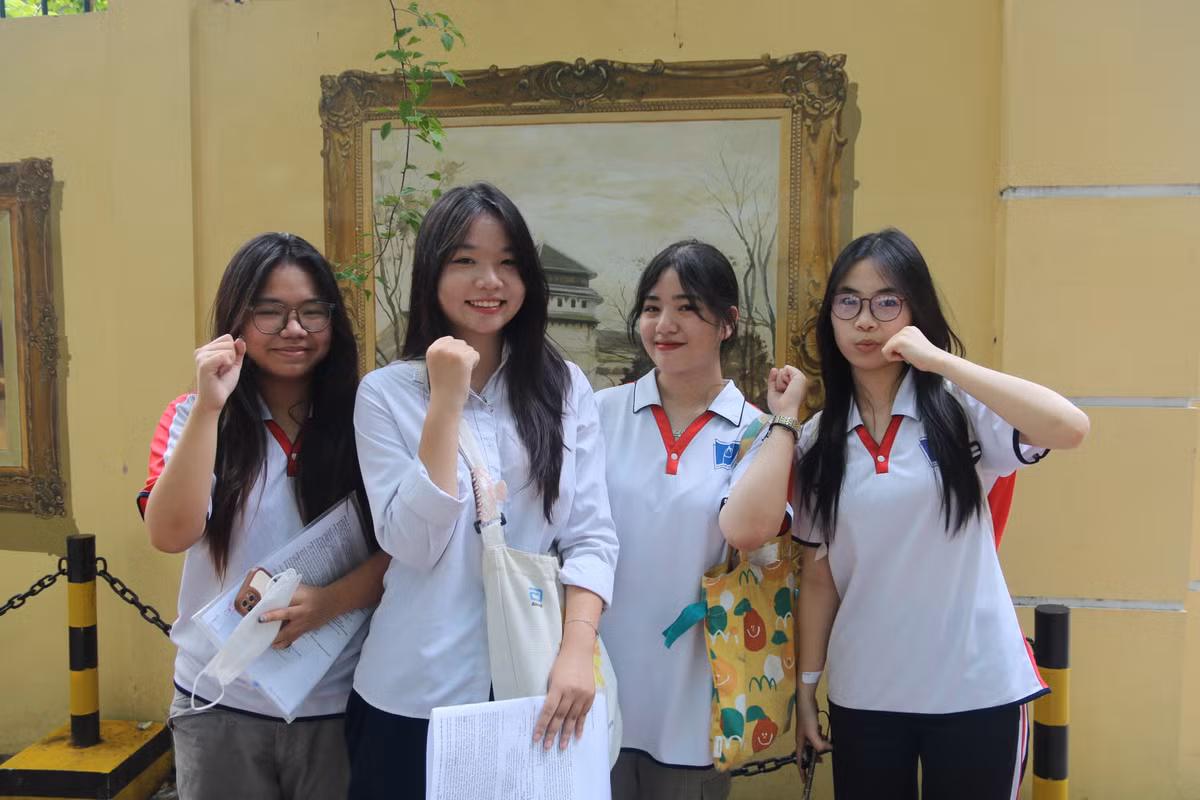 Loạt trường đại học dự kiến điểm sàn từ điểm thi tốt nghiệp THPT Loat truong dai hoc du kien diem san tu diem thi tot nghiep THPT