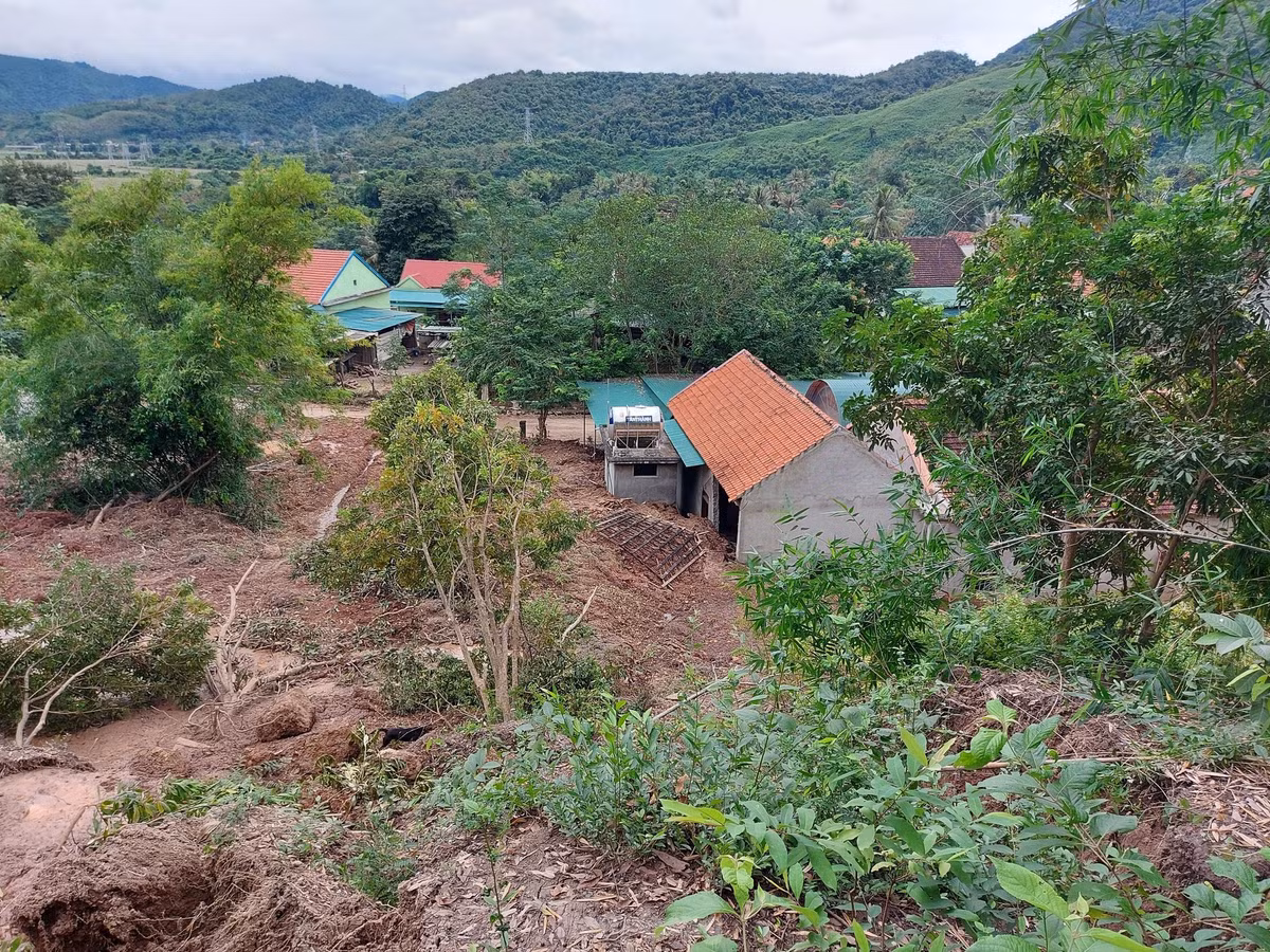 Nui lo lam sap nha dan o huyen mien nui Nghe An