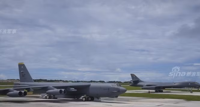 Việc ba máy bay ném bom Mỹ cùng hiện diện ở Guam khiến nhiều truyền thông Trung Quốc sục sôi.