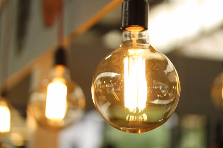 Bật đèn sáng đi ngủ nhiều năm, bé 7 tuổi gặp chuyện đáng sợ...? Bat den sang di ngu nhieu nam, be 7 tuoi gap chuyen dang so...?