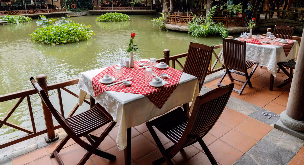 Không chỉ siêu thị, một resort ở ở Bình Dương cũng áp dụng chương trình ưu đãi đặc biệt nhân ngày 20/11. Cụ thể, resort này sẽ giảm 20% thức uống và 5% thực đơn cho khách hàng từ 18/11 đến 24/11/2019. Ảnh: Phuongnamresort.