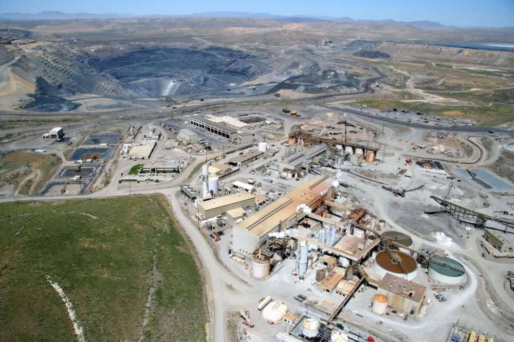 Goldstrike là mỏ vàng nằm ở phía tây bắc của hạt Elko, thuộc bang Nevada, Mỹ. Đây là mỏ vàng lớn nhất Bắc Mỹ, thuộc quyền sở hữu của tập đoàn Barrick Gold, tập đoàn khai thác vàng lớn nhất thế giới, có trụ sở chính tại TP. Toronto, Ontario (Canada).