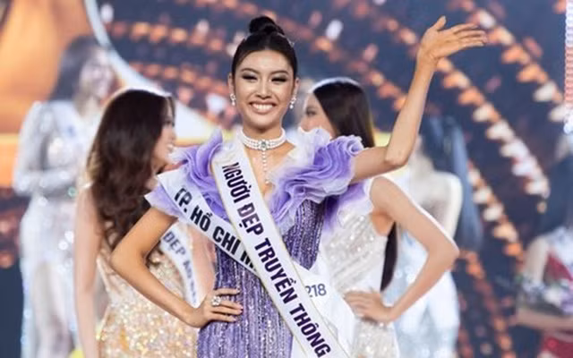 Thời gian vừa qua, cái tên Phạm Hồng Thúy Vân cùng ngôi vị Á hậu 2 - Hoa Hậu Hoàn Vũ Việt Nam 2019 đã trở thành đề tài nóng bỏng của cư dân mạng.