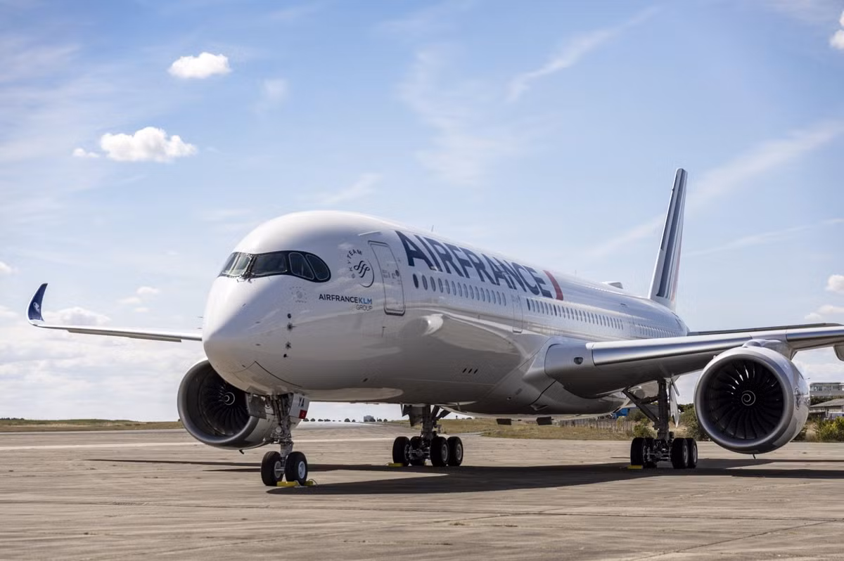 Airbus A350-900 sử dụng động cơ Trent XWB của hãng Rolls Royce, một trong những loại động cơ máy bay dân dụng cỡ lớn, hiệu quả và tiết kiệm nhiên liệu tới 25%.