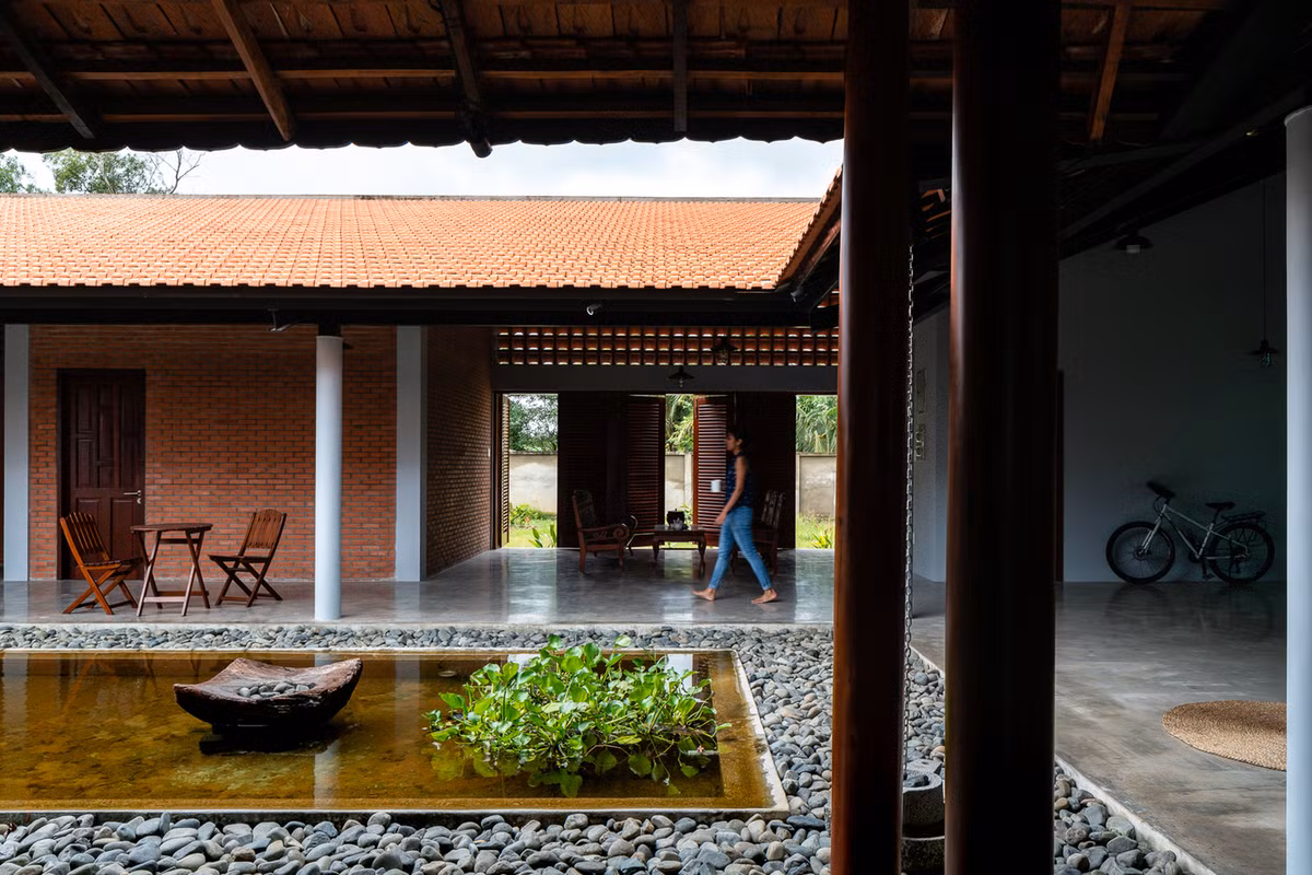 Thiết kế độc đáo giúp An's House chủ động đóng mở lấy gió từ phía phía ngoài và hoàn toàn mở ở phía trong.