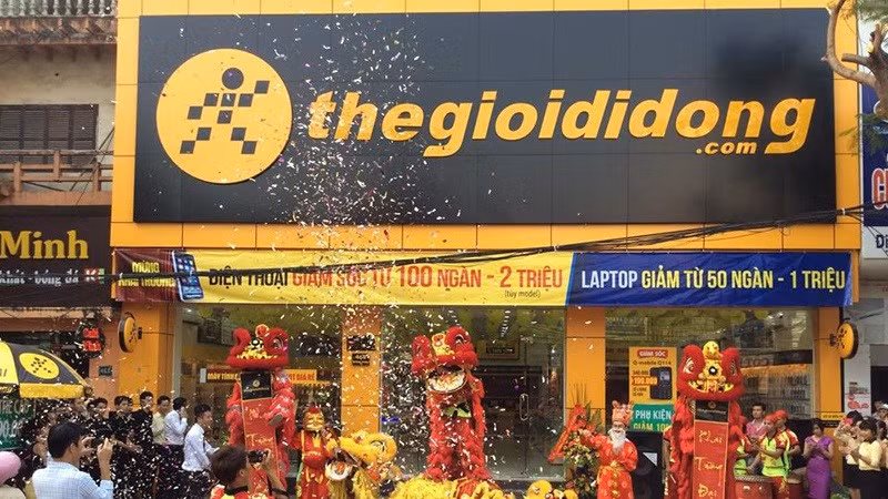 MWG vận hành các chuỗi bán lẻ thegioididong.com, Điện Máy Xanh, Bách Hoá Xanh. Ngoài ra, MWG đã mở rộng ra thị trường nước ngoài với chuỗi bán lẻ Bigphone tại Campuchia. Ảnh: Thegioididong.