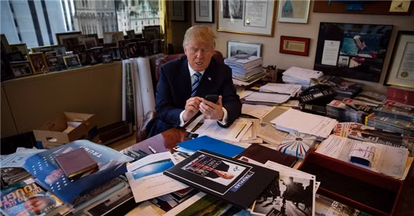 Một số tờ báo cũng khẳng định Donald Trump không biết sử dụng máy tính.