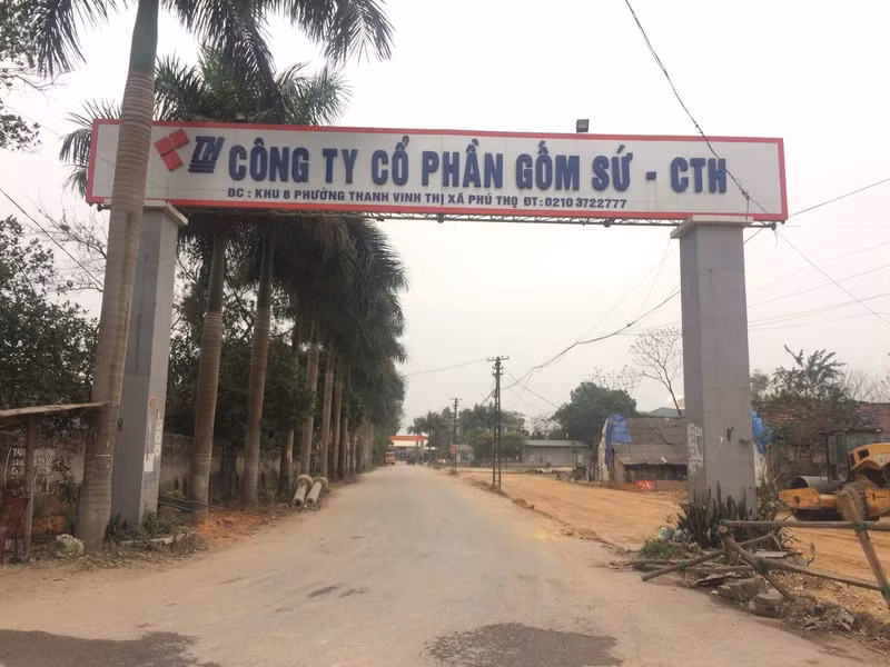 Truoc on ao xa thai dau doc song Da, Gom su Thanh Ha 